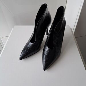 Mango Black High Heeled Pumps from MANGO